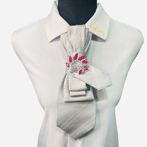 Van Heusen Silver Striped Necktie with Pink/Diamond Brooch